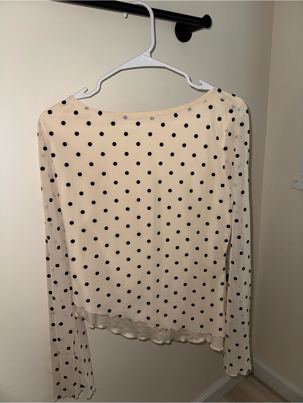 Women’s Cream Polka Dot Long-Sleeve Top